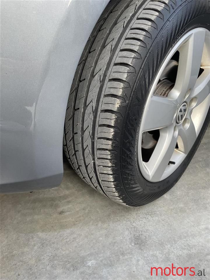 2010' Volkswagen Golf photo #3