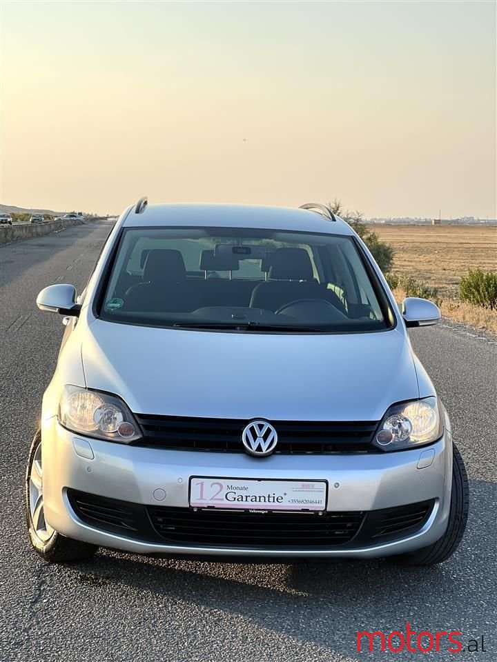 2009' Volkswagen Golf Plus photo #4