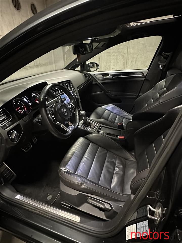 2014' Volkswagen Golf photo #3