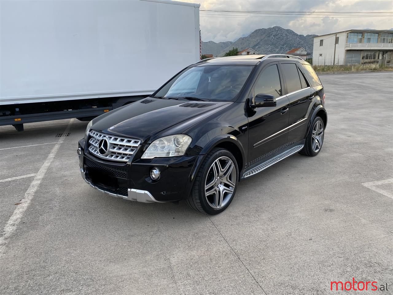 2010' Mercedes-Benz ML 300 photo #1