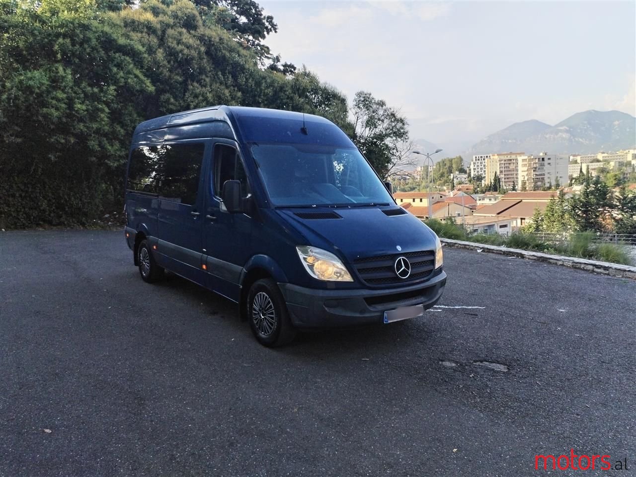 2010' Mercedes-Benz Sprinter photo #3