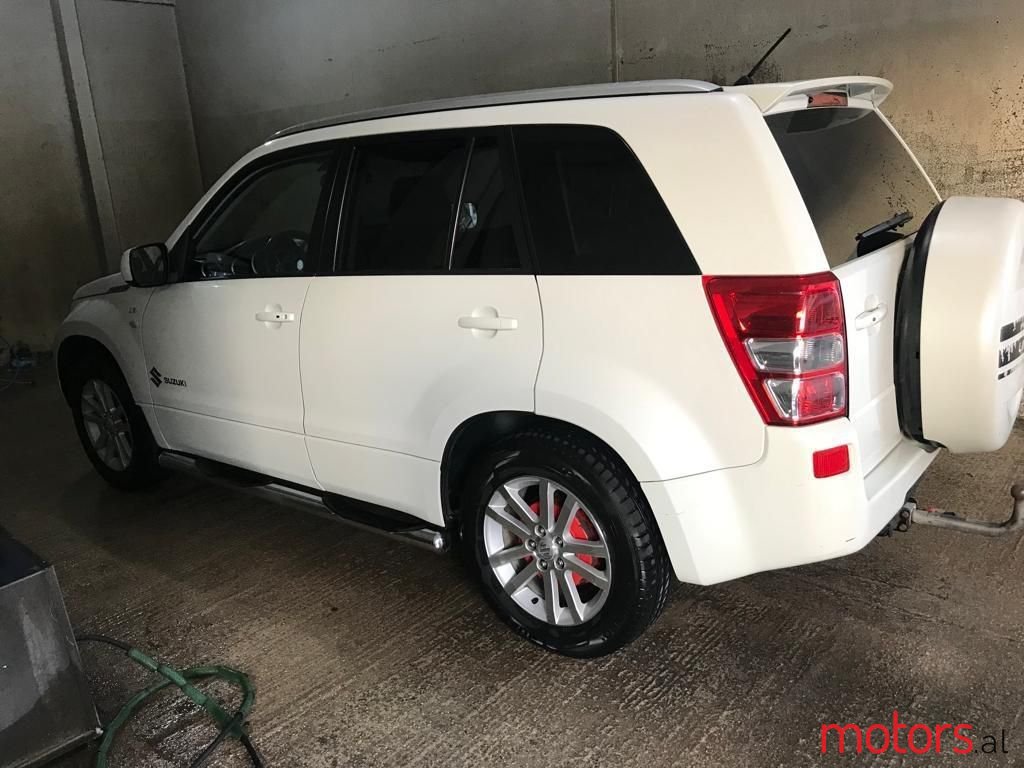 2009' Suzuki Grand Vitara photo #1