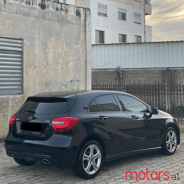 2013' Mercedes-Benz A 180 photo #3