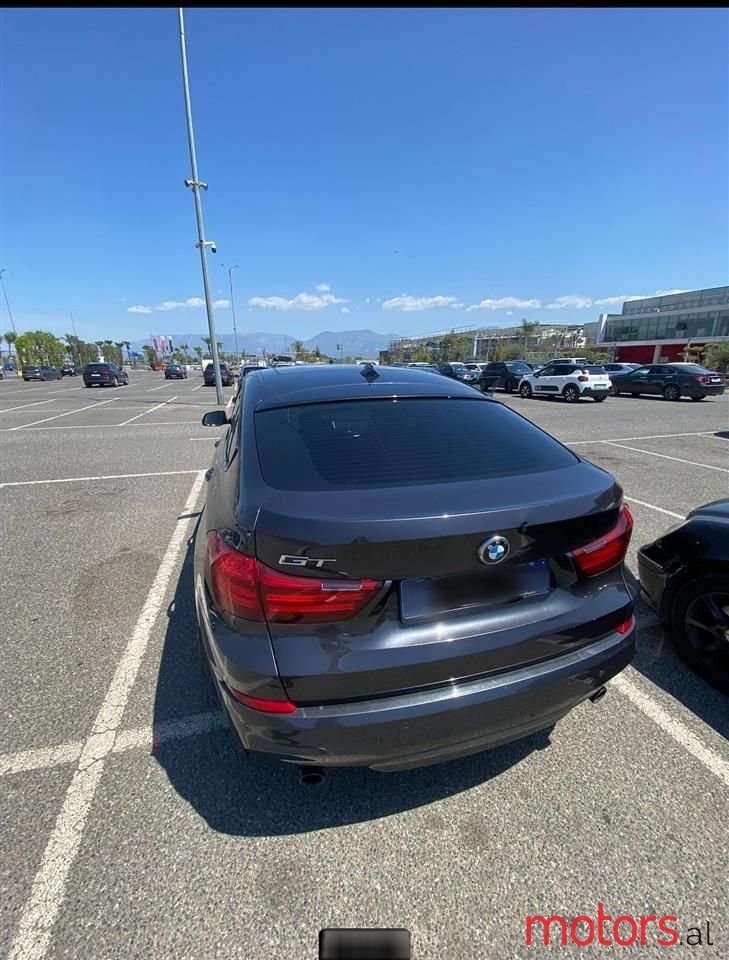 2014' BMW 535 Gran Turismo photo #2