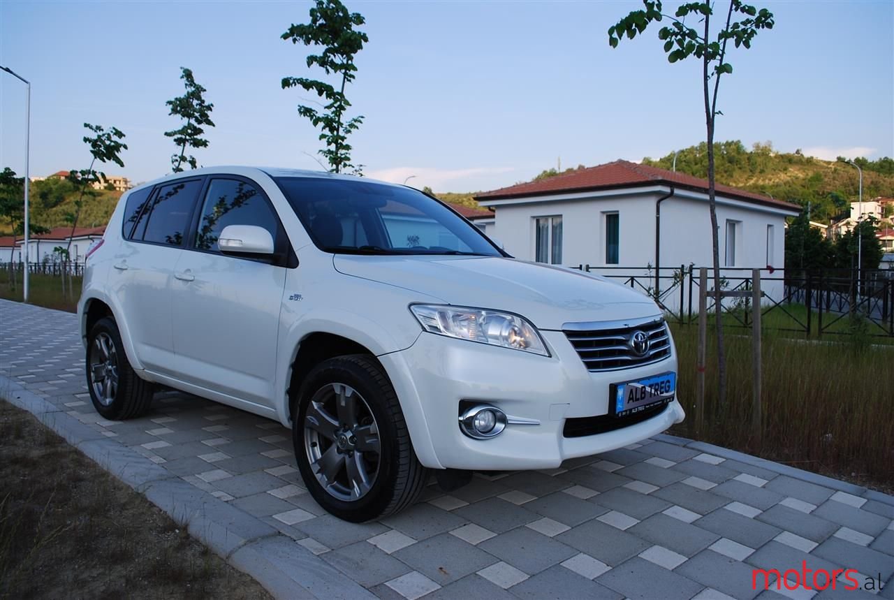 2011' Toyota RAV4 photo #2