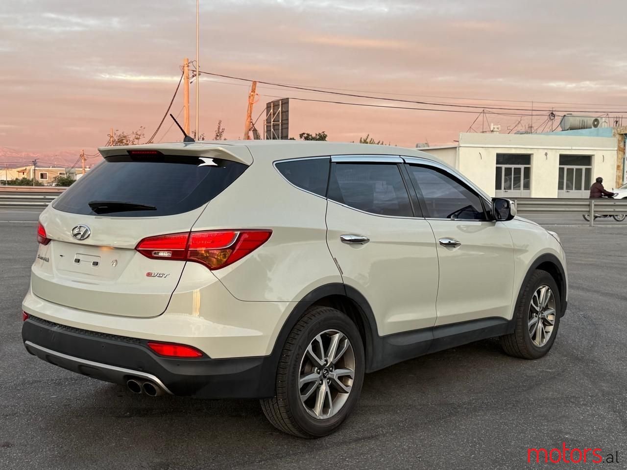 2013' Hyundai Santa Fe photo #4