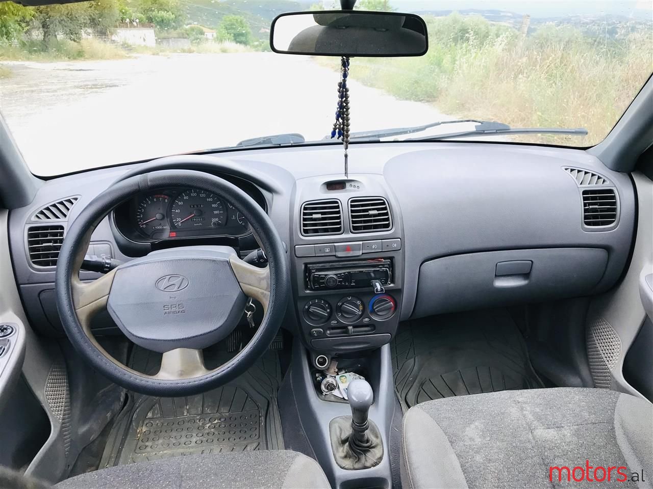 2001' Hyundai Accent photo #5