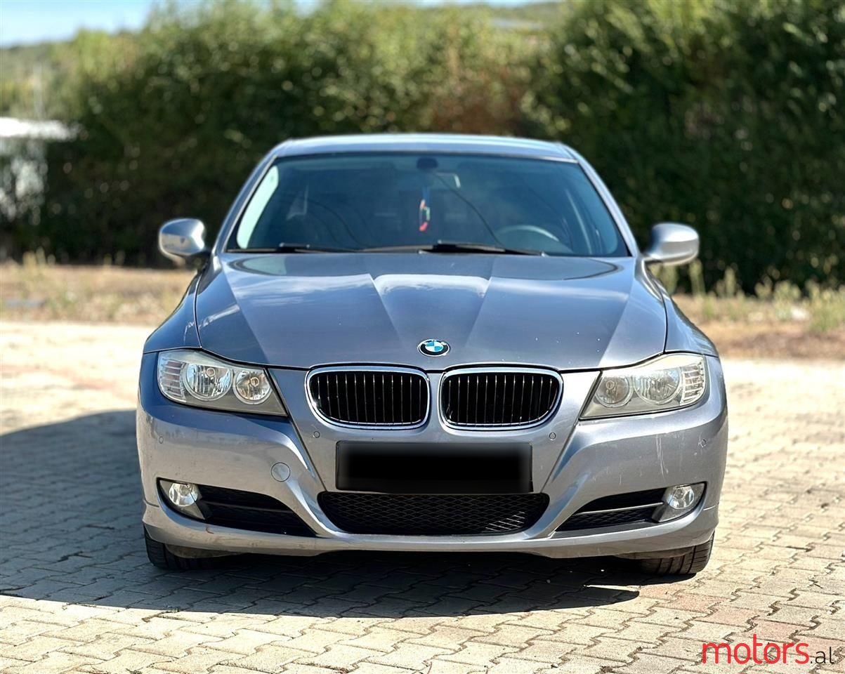 2010' BMW 320 photo #1