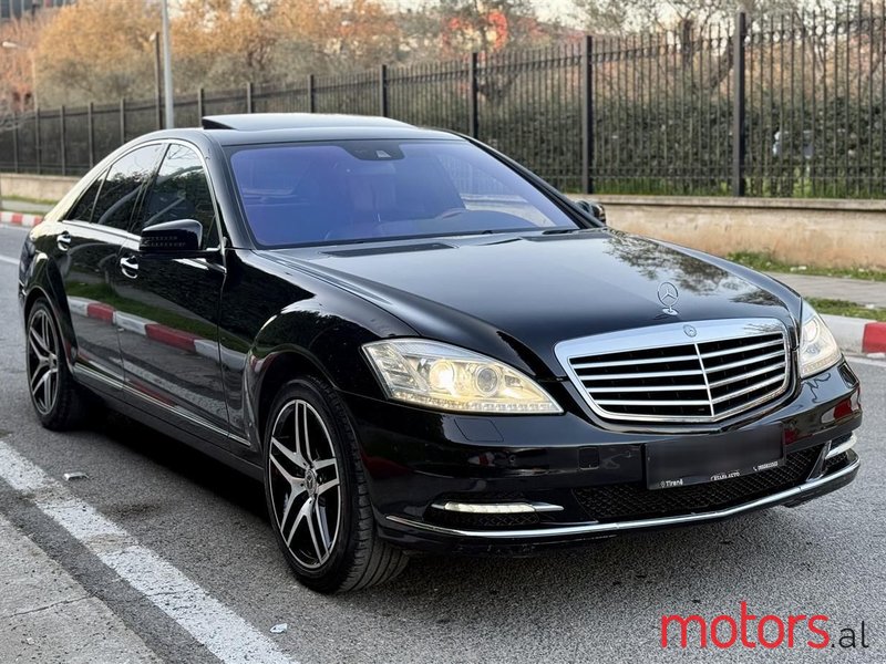 2011' Mercedes-Benz S 350 photo #5