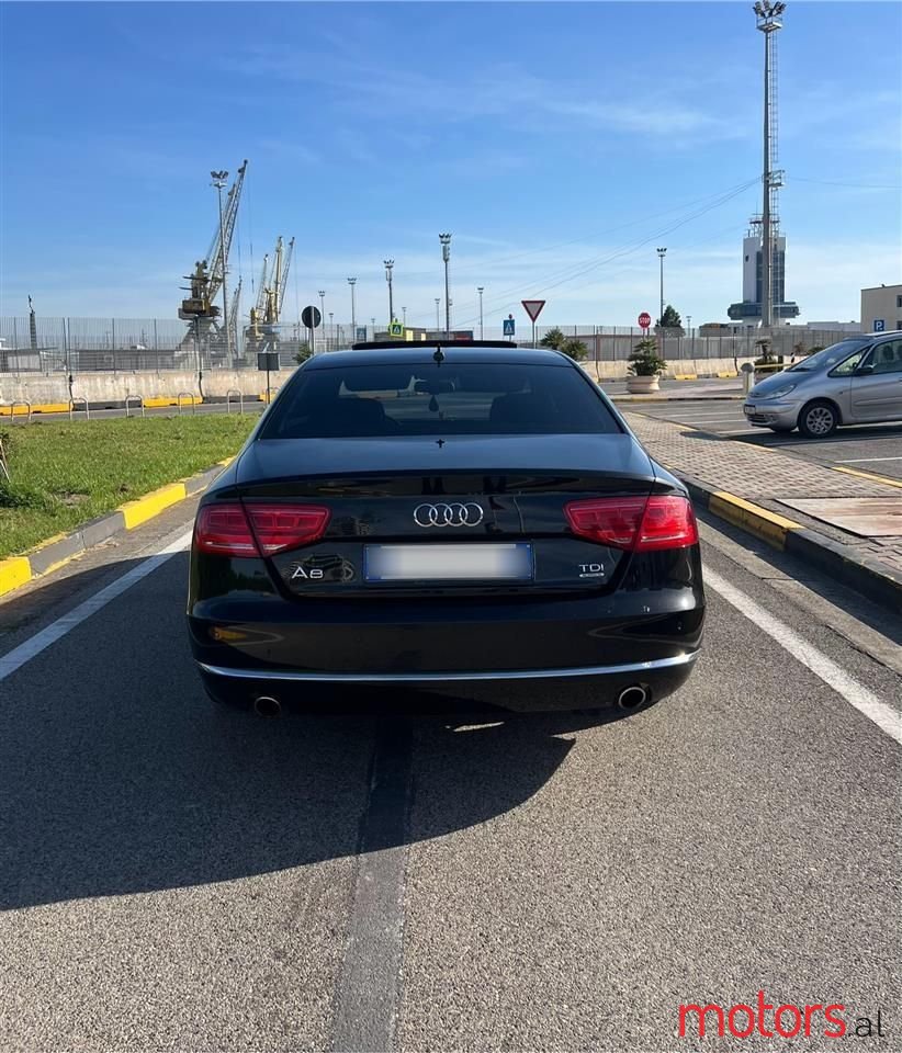 2012' Audi A8 photo #6