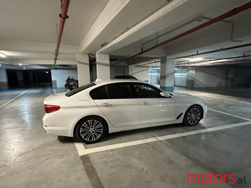 2018' BMW 530 photo #2