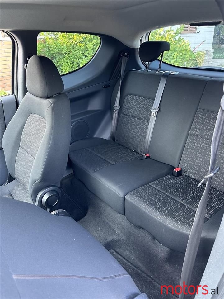 2012' Mitsubishi Colt photo #4