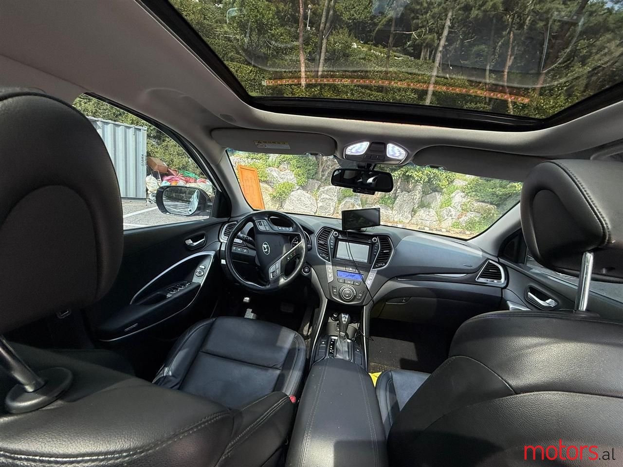 2013' Hyundai Santa Fe photo #3