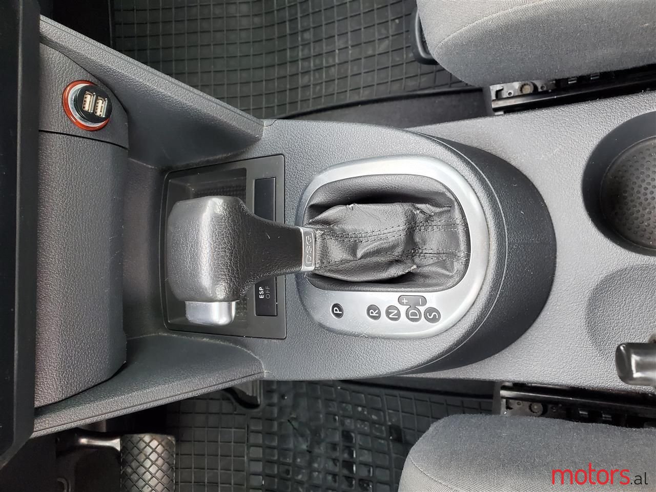 2006' Volkswagen Touran photo #1