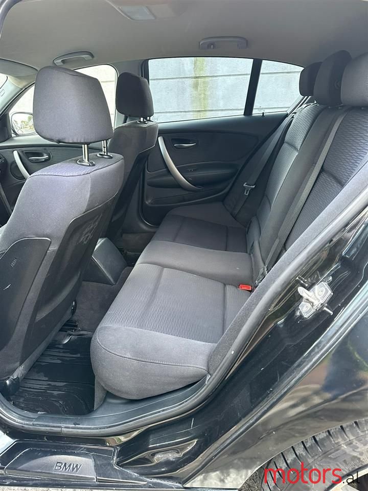 2011' BMW 118 photo #5