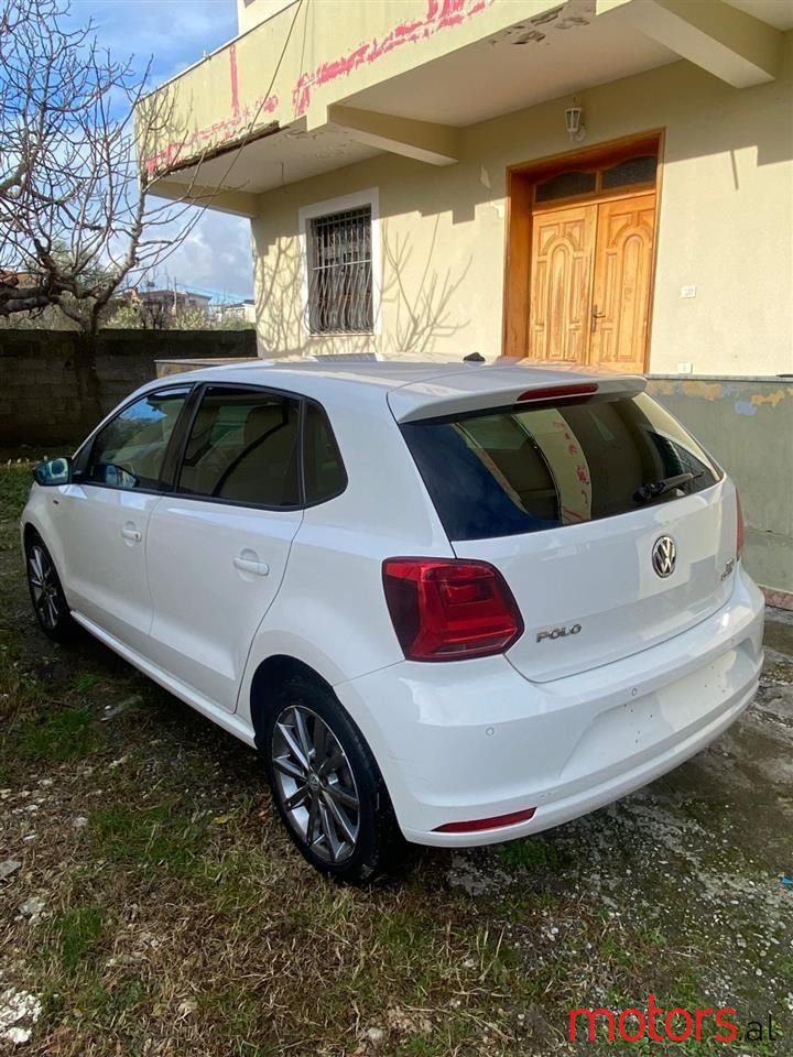 2014' Volkswagen Polo photo #2