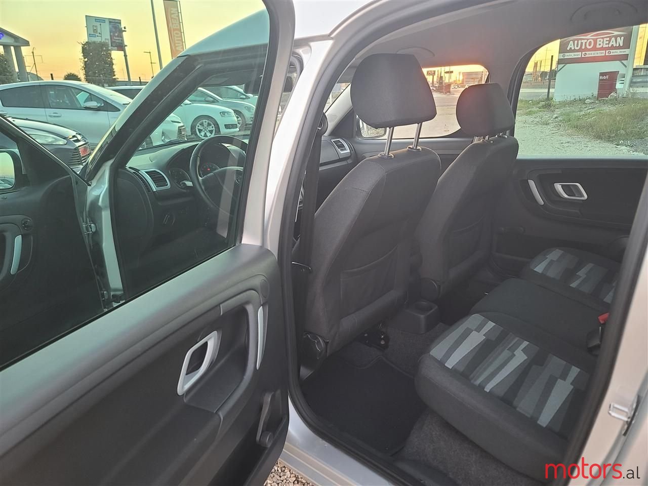 2009' Skoda Roomster photo #6