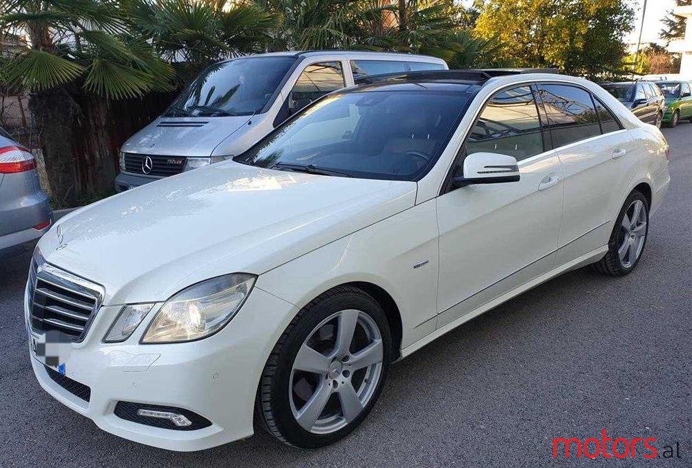 2009' Mercedes-Benz E 350 photo #1