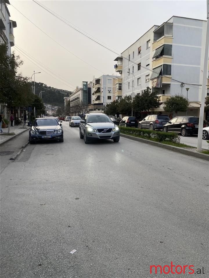 2010' Volvo Xc 60 photo #2