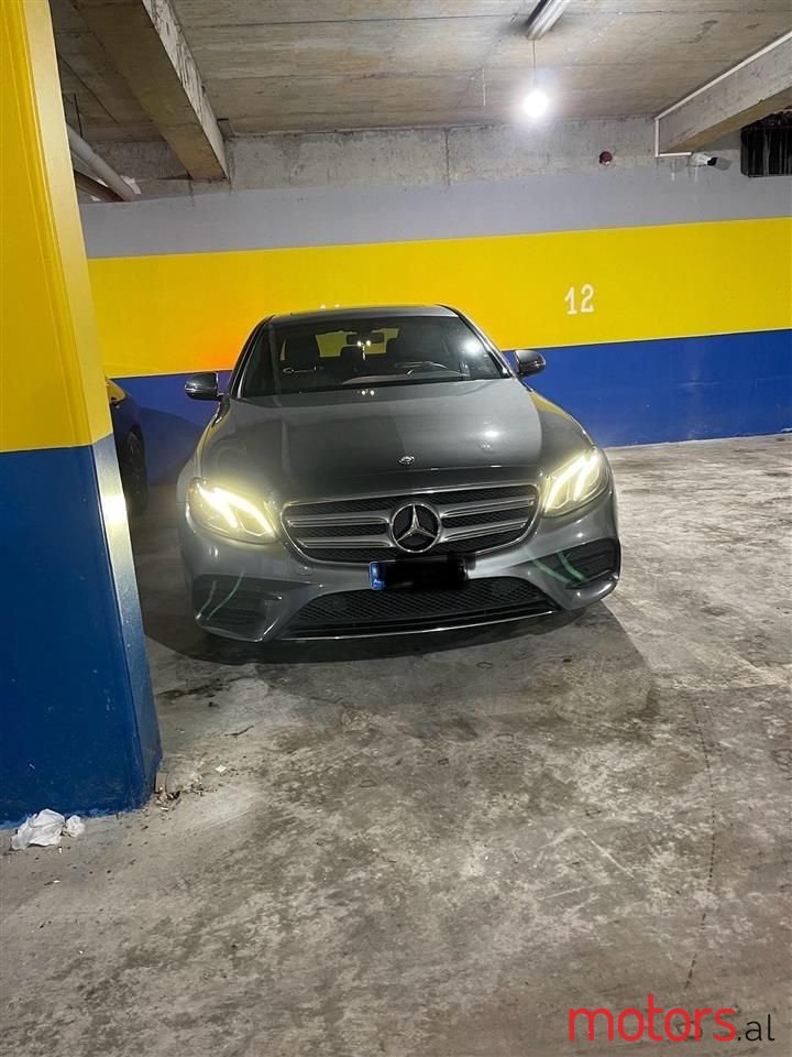 2017' Mercedes-Benz E 300 photo #1