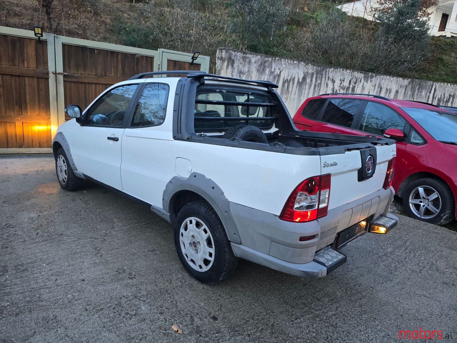 2016' Fiat Strada photo #1