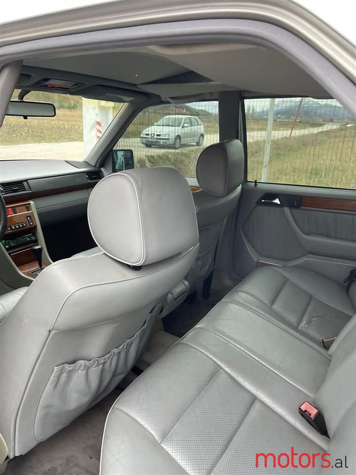 1995' Mercedes-Benz 320 photo #4