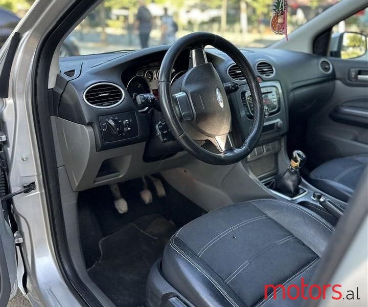 2008' Ford Focus photo #5