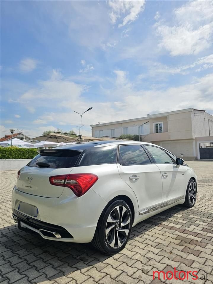 2014' Citroen DS5 photo #3