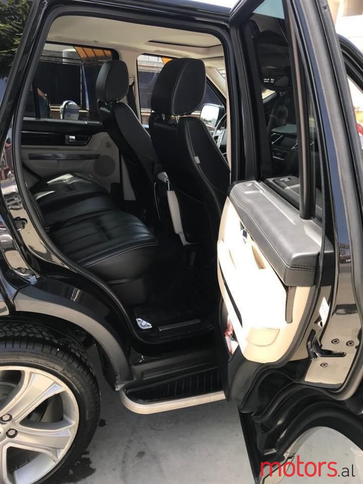 2011' Land Rover Range Rover Sport photo #4