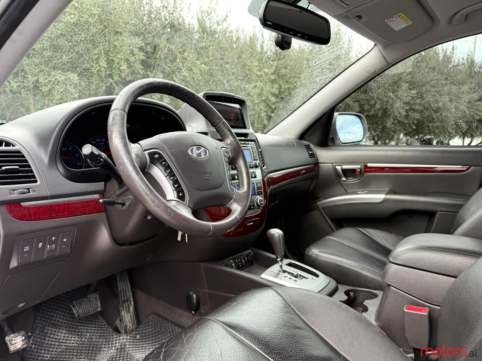 2012' Hyundai Santa Fe photo #2