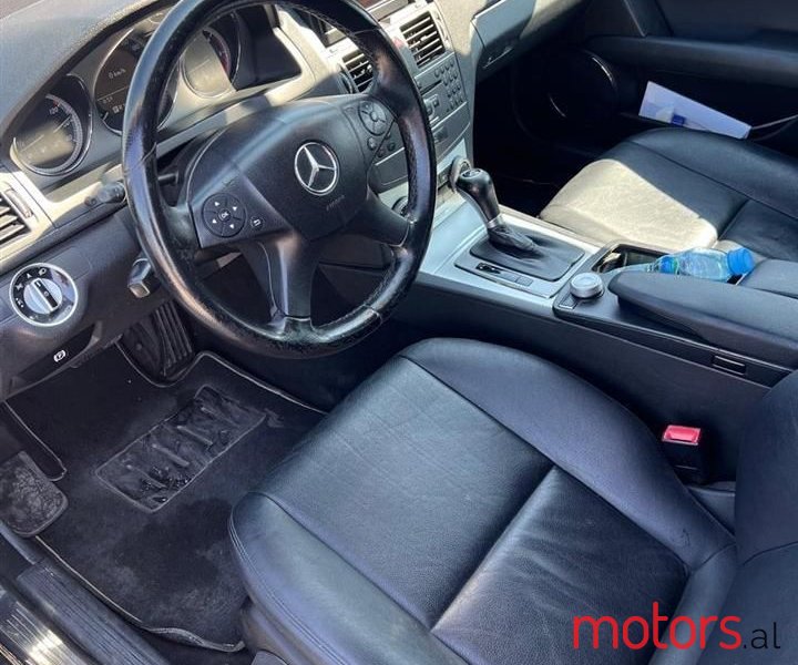 2010' Mercedes-Benz C 220 photo #2