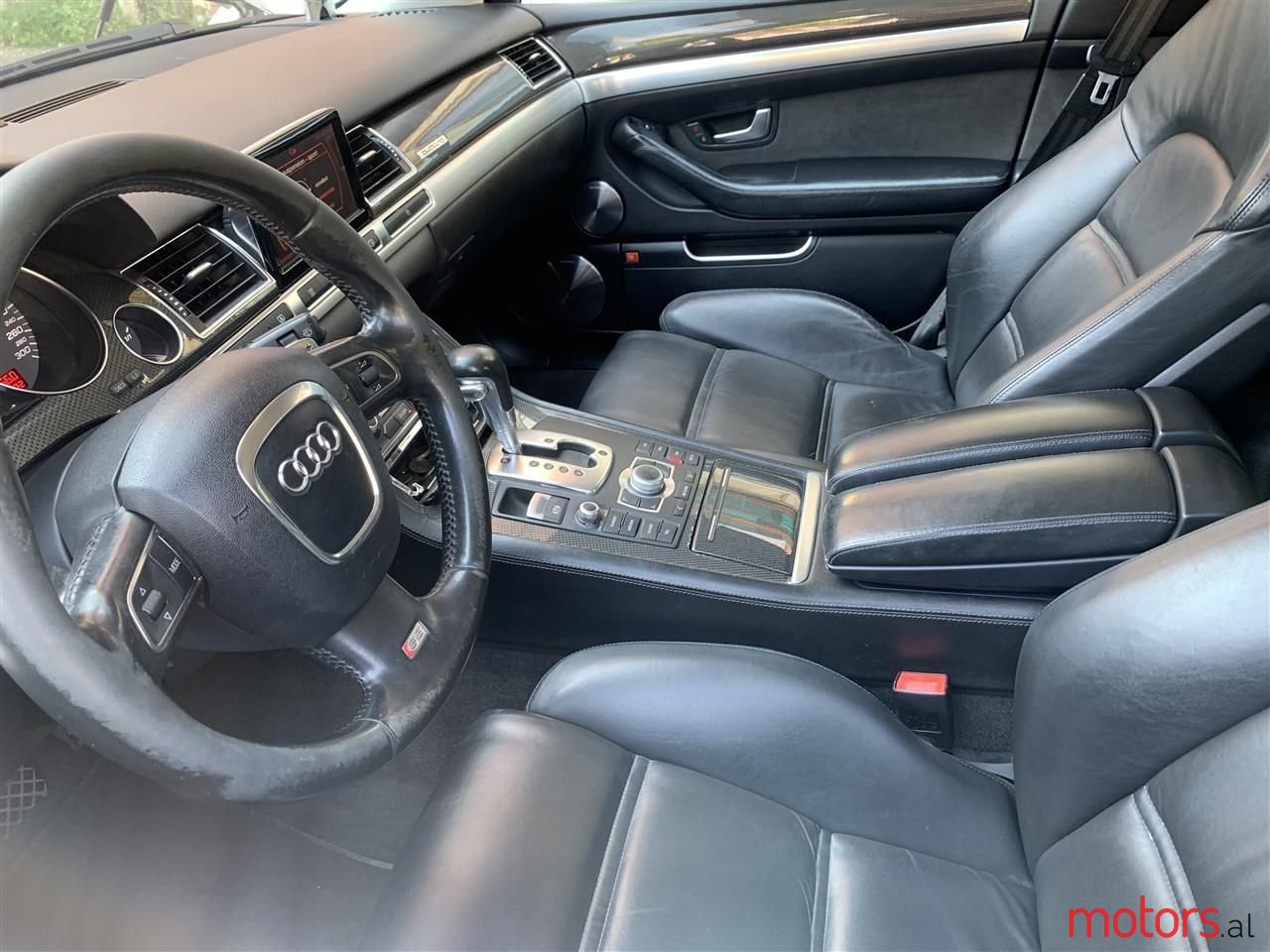 2007' Audi S8 photo #4