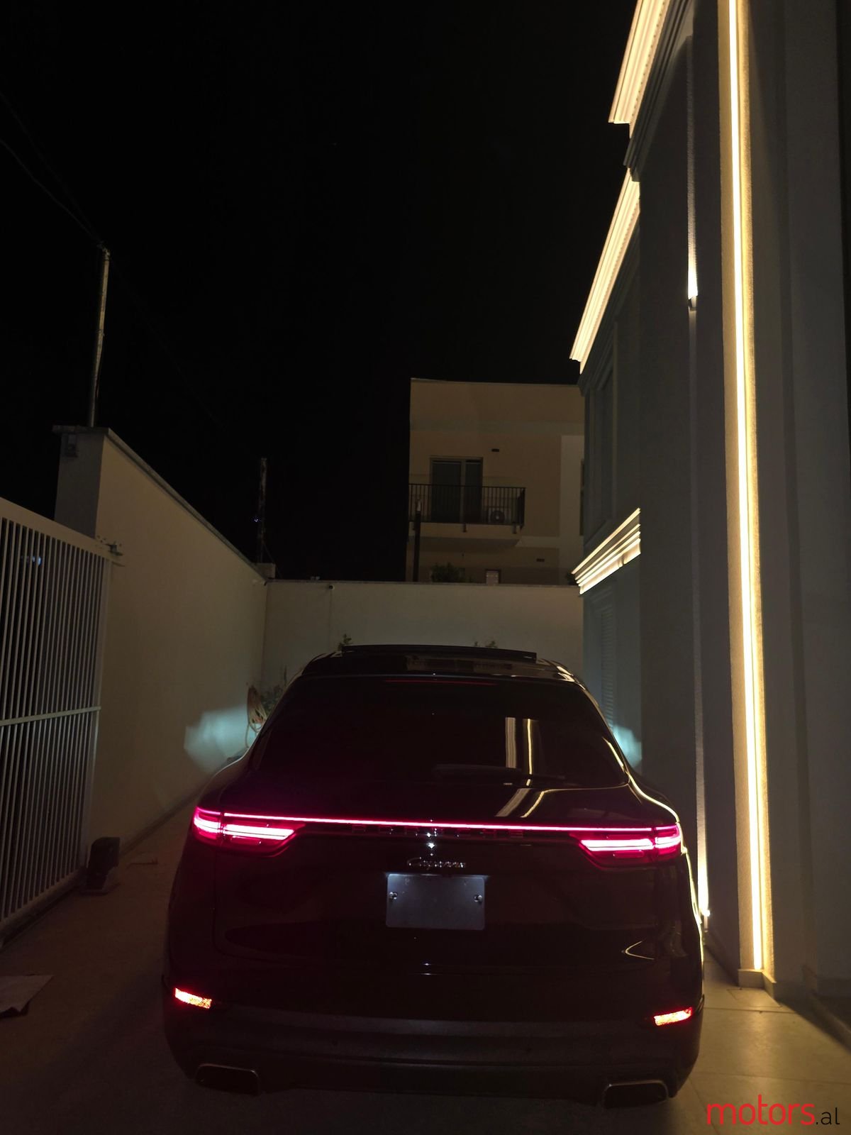 2019' Porsche Cayenne photo #4