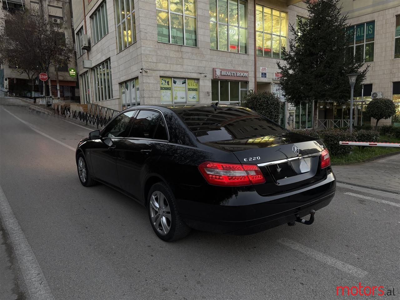 2009' Mercedes-Benz E 200 photo #3