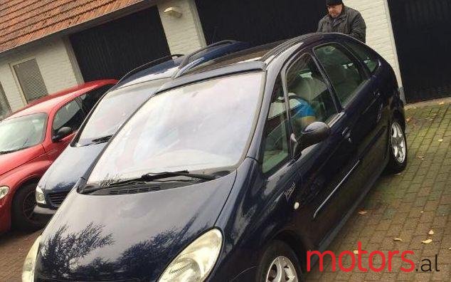 2003' Citroen Xsara Picasso photo #2