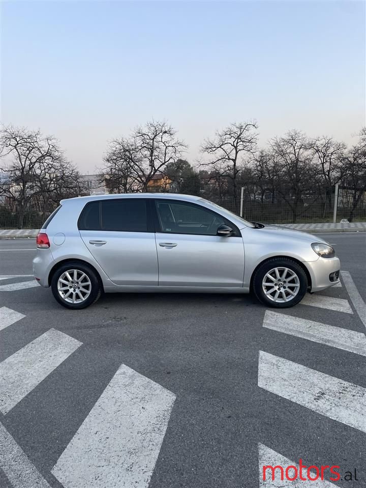 2010' Volkswagen Golf photo #1