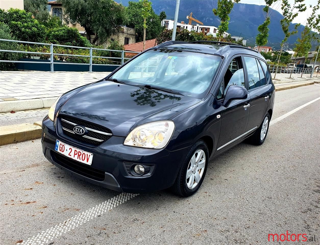 2009' Kia Carens photo #1