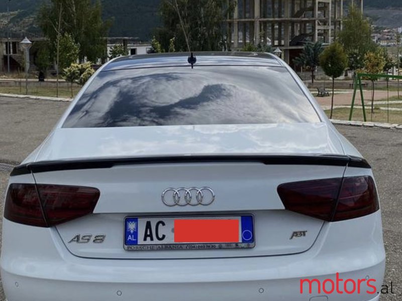 2012' Audi A8 photo #4