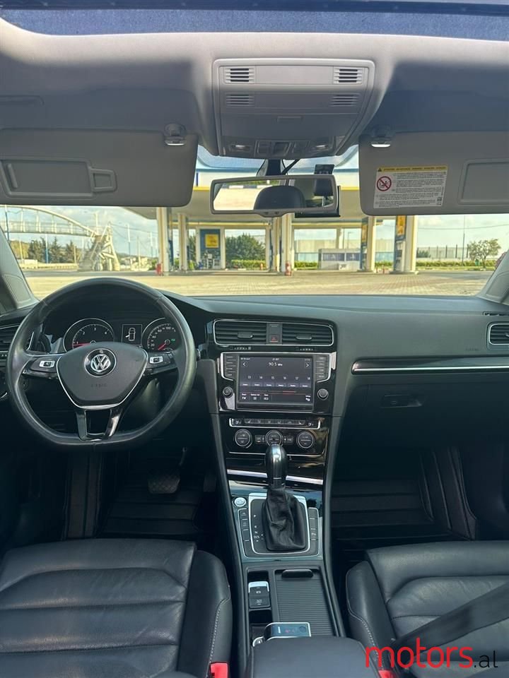 2014' Volkswagen Golf photo #5