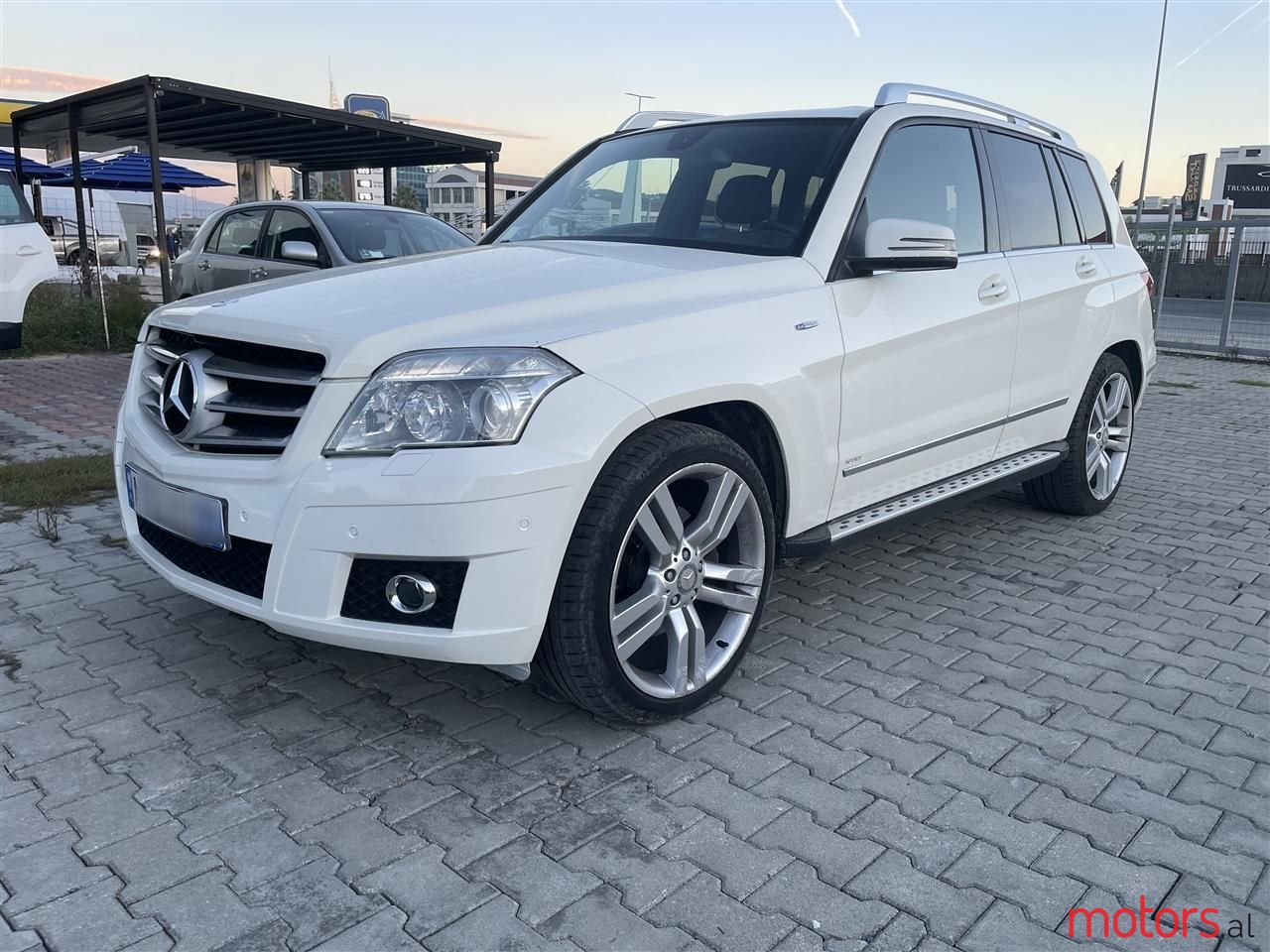 2009' Mercedes-Benz GLK 220 photo #1