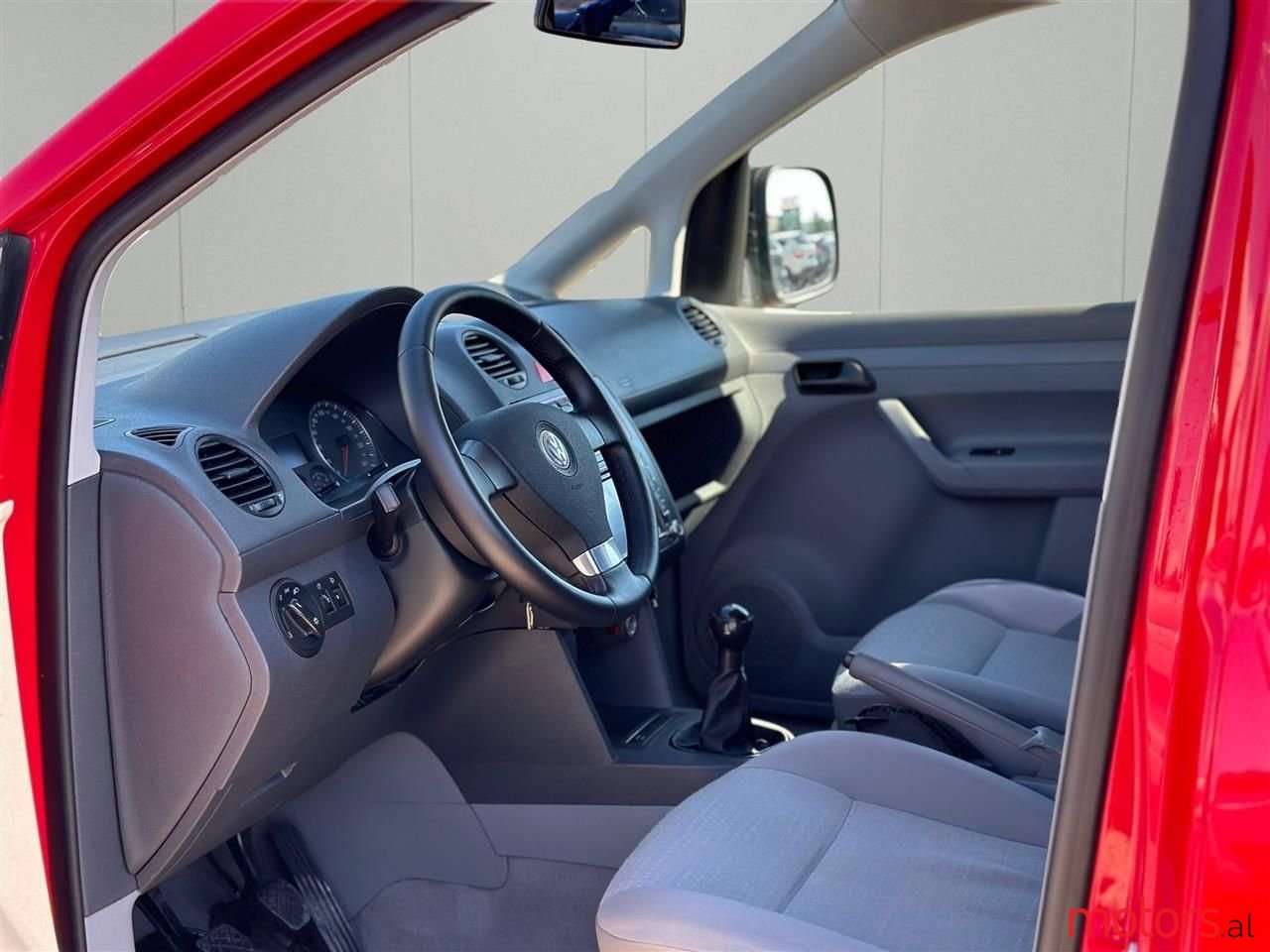 2007' Volkswagen Caddy photo #4