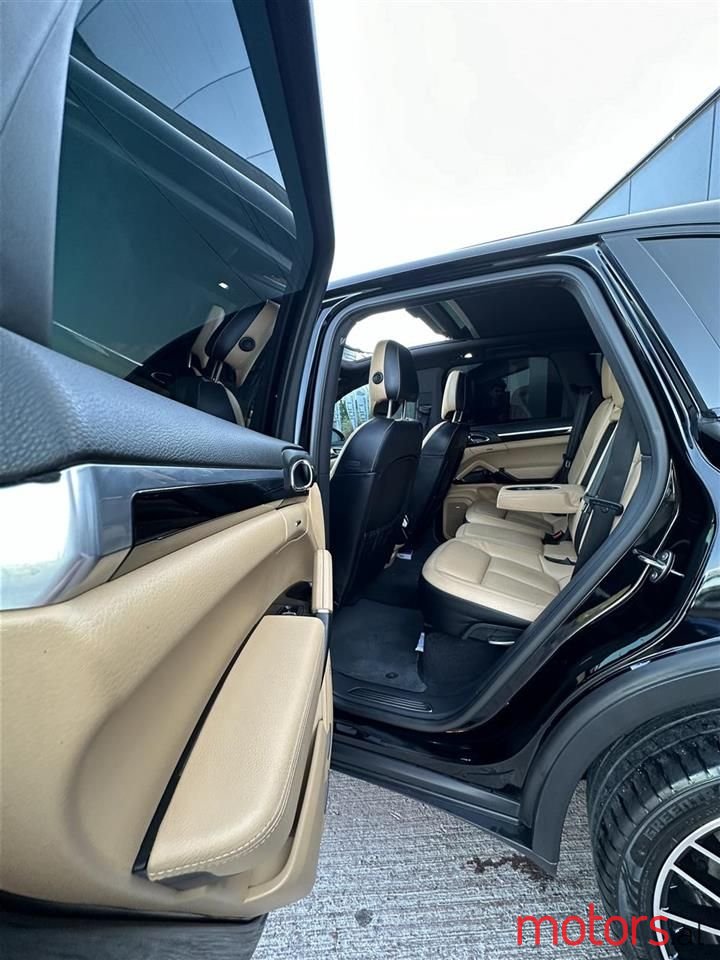 2016' Porsche Cayenne photo #1