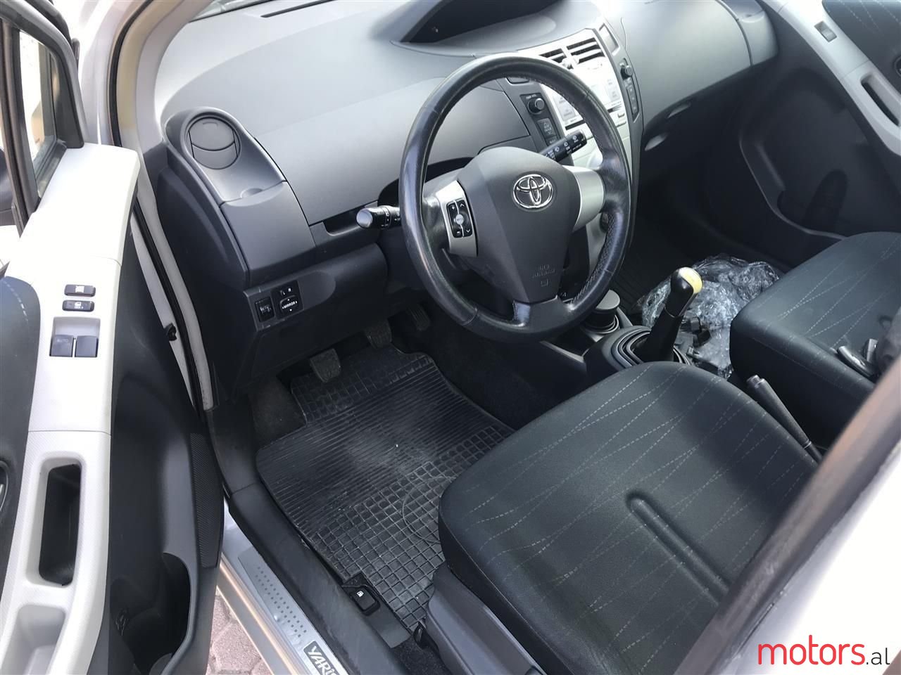 2007' Toyota Yaris photo #2