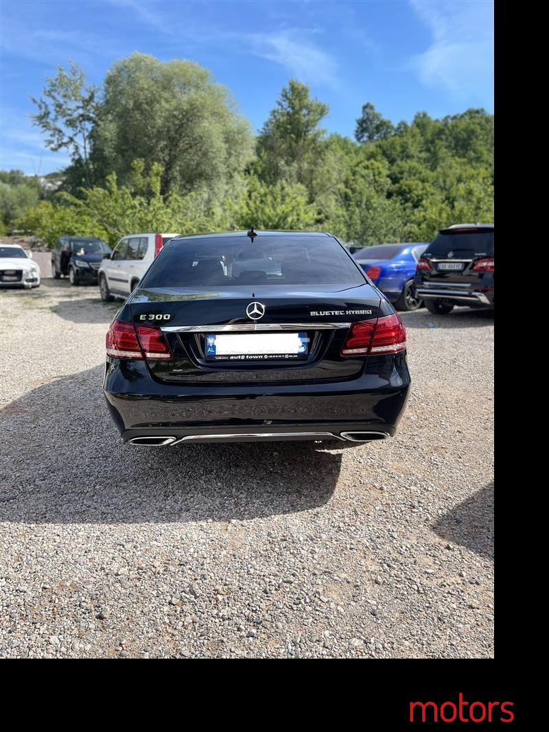 2014' Mercedes-Benz E 300 photo #5