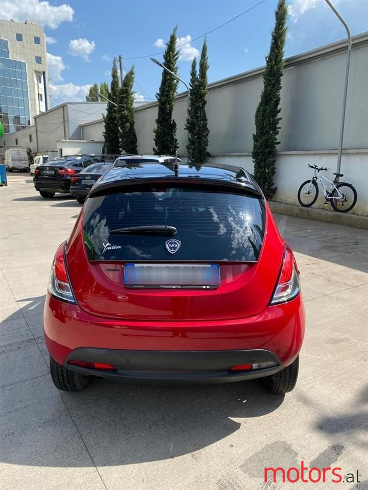 2014' Lancia Ypsilon photo #5