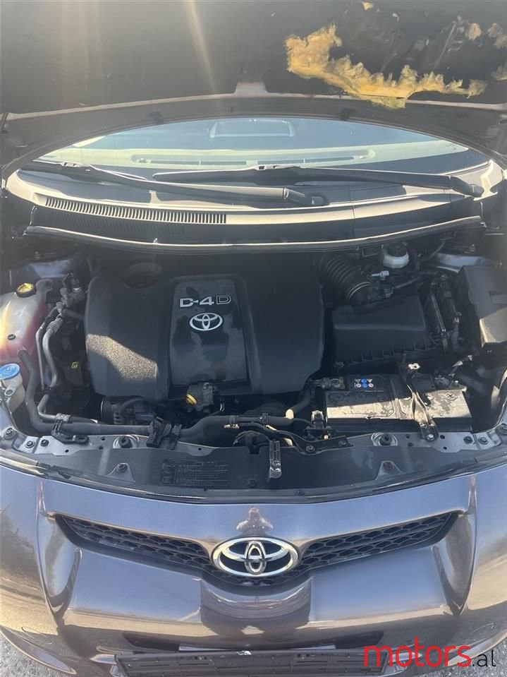 2008' Toyota Auris photo #6