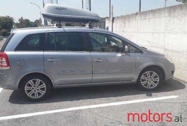 2010' Opel Zafira photo #1