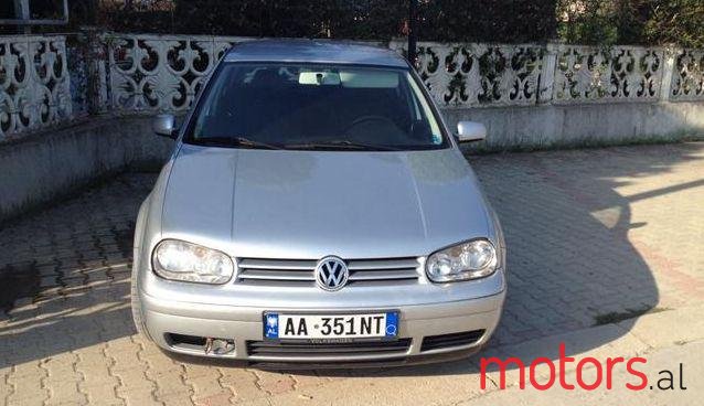 2002' Volkswagen Golf photo #3