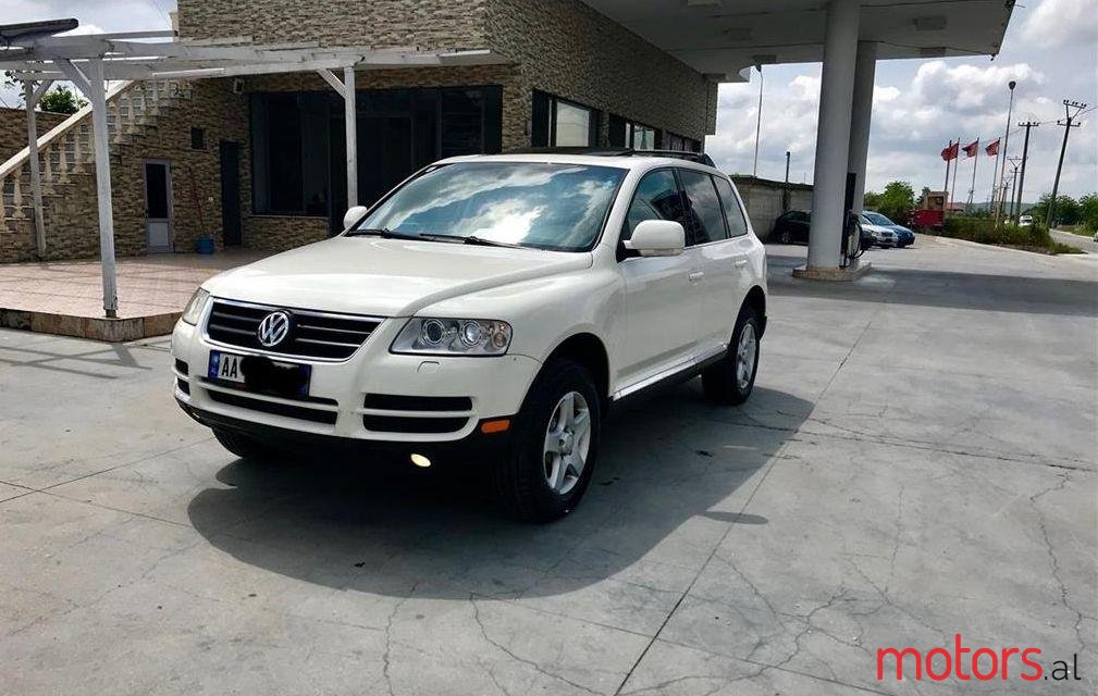 2005' Volkswagen Touareg photo #1