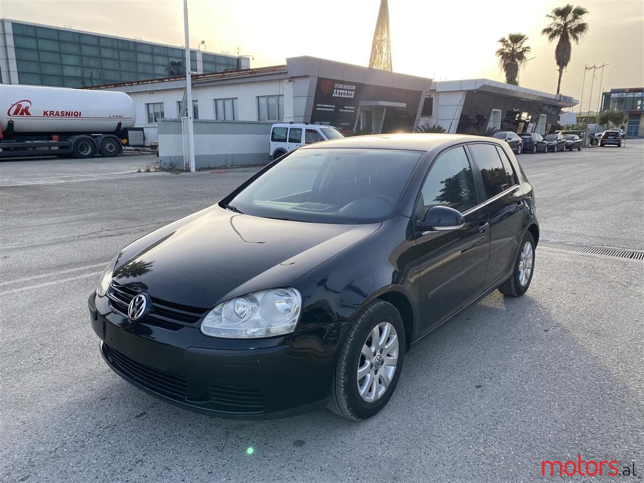 2008' Volkswagen Golf photo #4